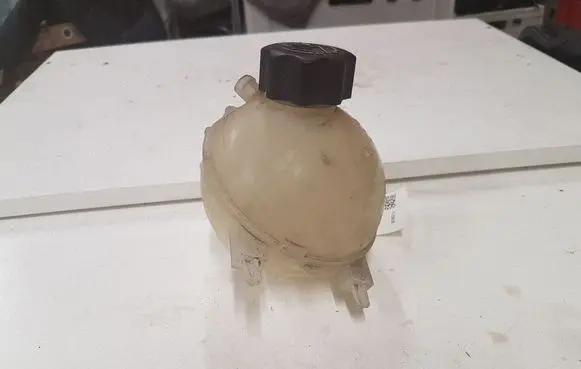 Citroen C4 I Picasso Coolant expansion tank/reservoir