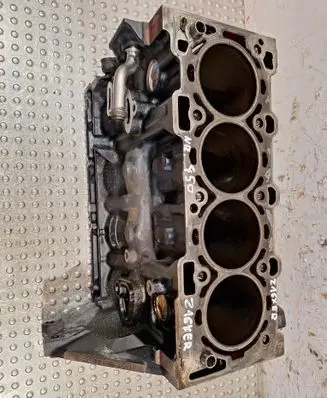 Opel Astra H Engine block S25062450 Z16XER