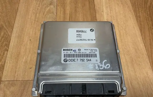 Mini One - Cooper R50 - 53 Engine control unit/module 0281011085 7792544