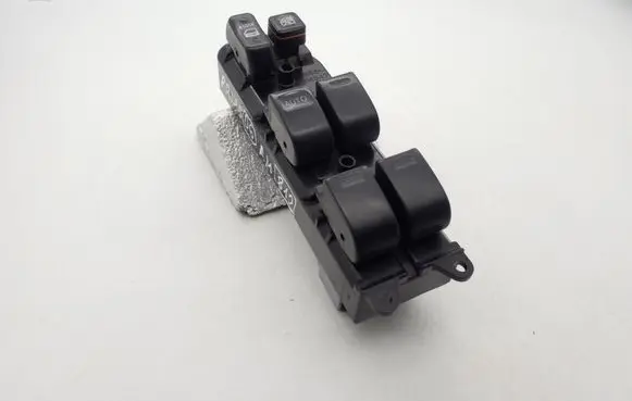 Toyota Prius (XW20) Electric window control switch 8482047050