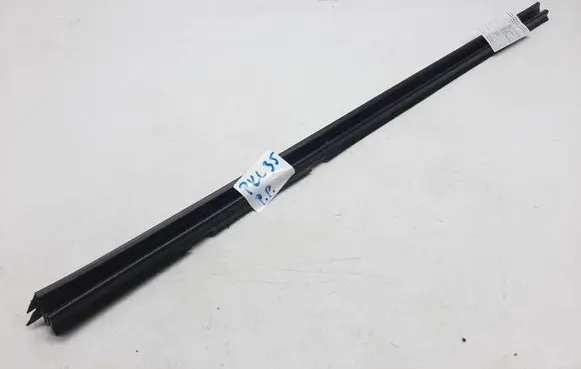 Volkswagen Golf Plus Front door glass trim molding 5M0837480