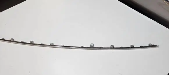 Front bumper splitter molding