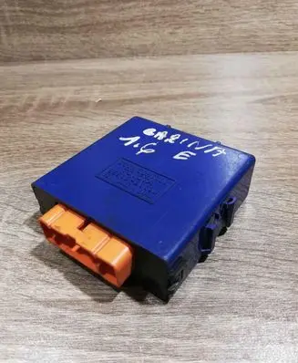 Toyota Carina T190 Alarm control unit/module 8591820020