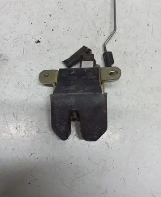 Volkswagen Jetta IV Tailgate/trunk/boot lock/catch/latch