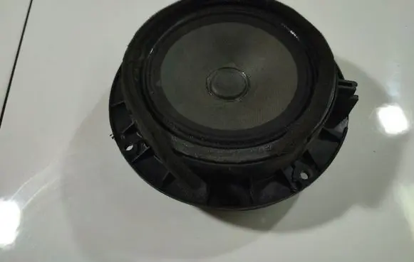 Hyundai i30 Front door speaker