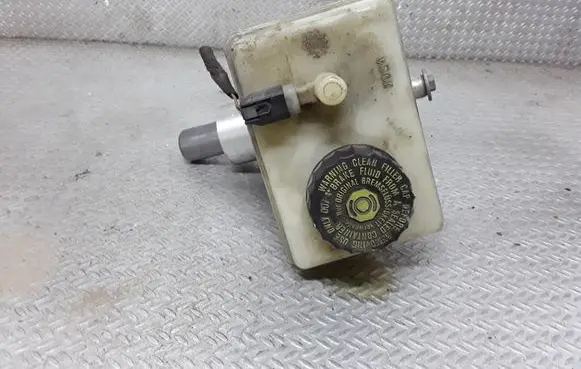Mercedes-Benz S W220 Master brake cylinder A2204300002