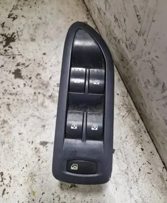 Renault Laguna II Electric window control switch 8200397297
