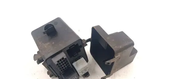 Audi A3 S3 8L Fuse module 1J0941389B