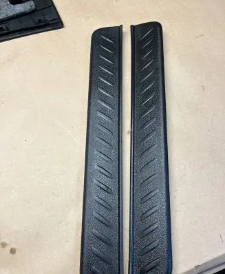 KIA Carens III Front sill trim cover 85872a4000 85882A4000