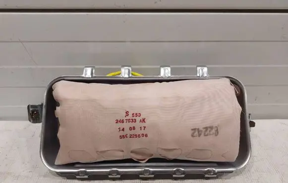 Passenger airbag