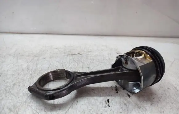 Volkswagen Touareg I Piston with connecting rod 