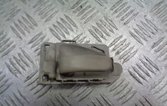 Citroen Xsara Picasso Front door interior handle 