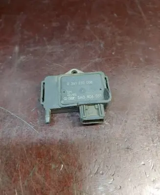 Volkswagen PASSAT B4 Air pressure sensor 3A0906051 0261230008
