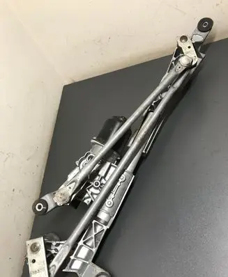 Subaru Legacy Front wiper linkage and motor