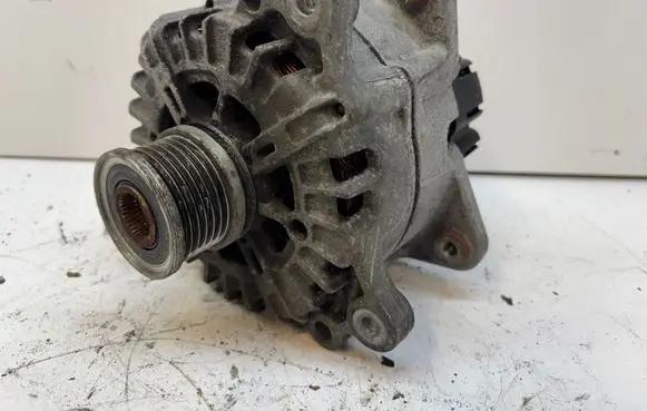 Audi A4 S4 B9 Generator/alternator 04L903017A 2619817B 115061063