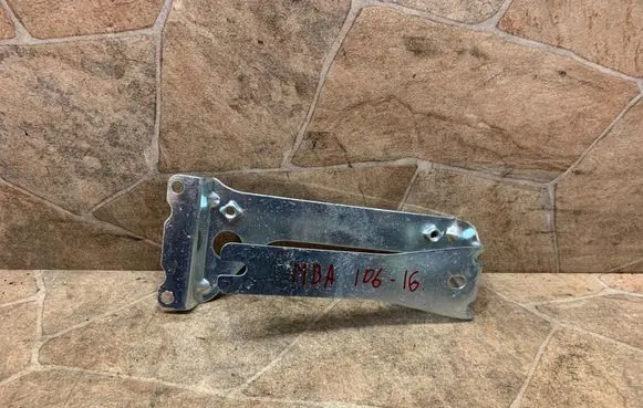Battery bracket