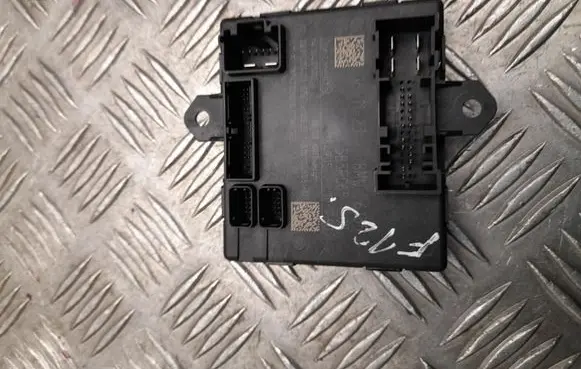 BMW 5 G60 Door control unit/module 5B3EC65