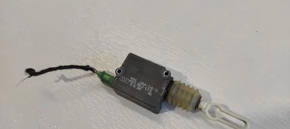 Audi A6 S6 C5 4B Central locking motor 4B9962115