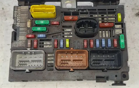 Peugeot 308 BSM Control unit 9807028780