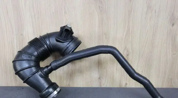 Intake resonator