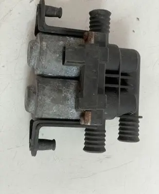 BMW 5 E39 Coolant heater control valve 1147412