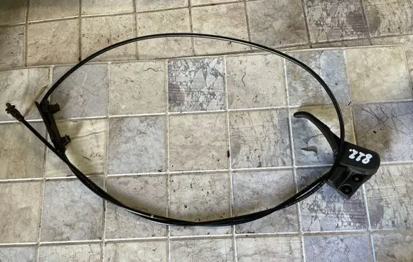 Engine bonnet (hood) release handle