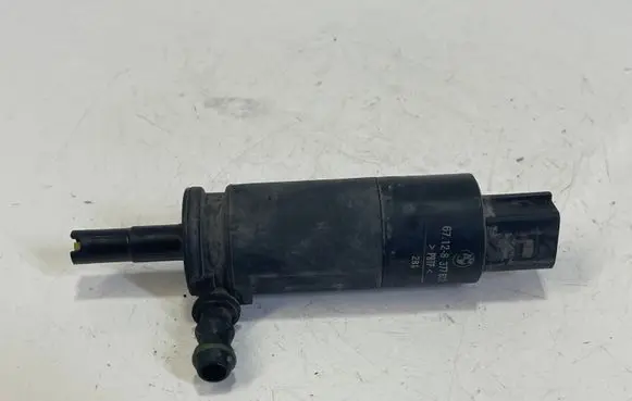 BMW 5 E39 Headlight washer pump 67128377613