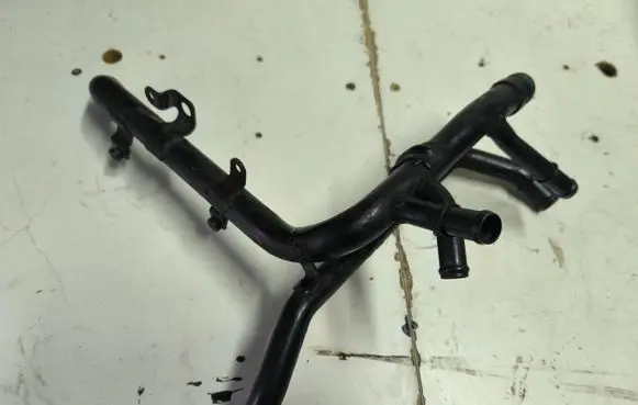 Volkswagen Transporter - Caravelle T5 Engine coolant pipe/hose