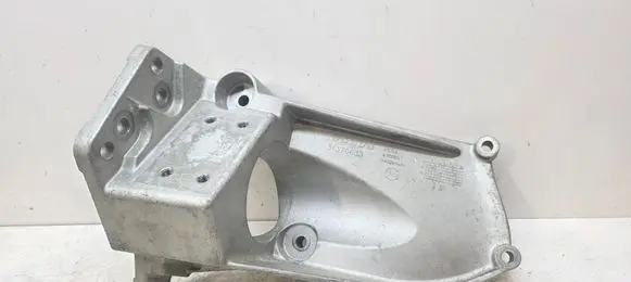 Volvo V40 Cross country Engine mounting bracket 31370633