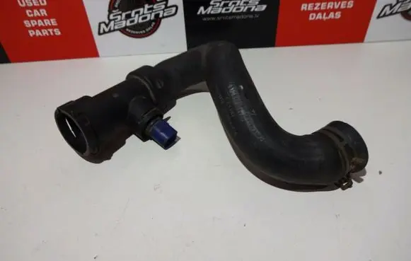 Audi A4 S4 B5 8D Engine coolant pipe/hose 8D0121049D