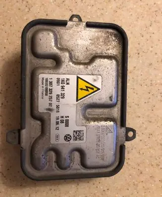 Volkswagen PASSAT CC Headlight ballast module Xenon 130732925700 1K0941329