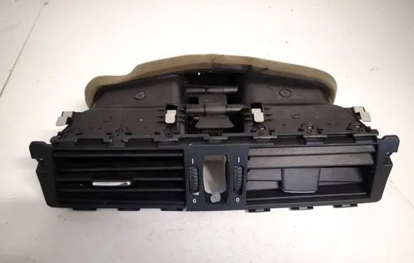 BMW 5 E60 E61 Dash center air vent grill 7009275