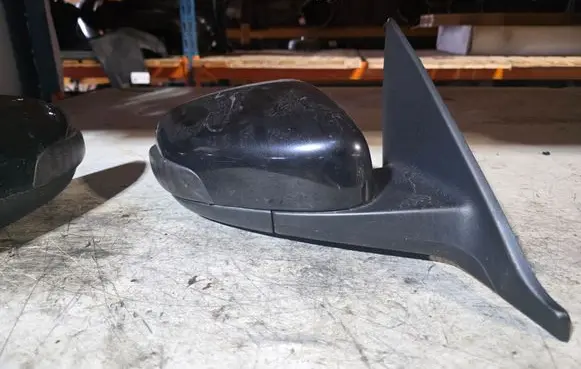 Front door electric wing mirror