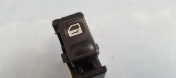 Subaru Forester SF Central locking switch button 
