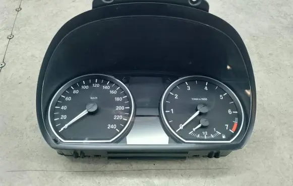 BMW 1 E81 E87 Speedometer (instrument cluster) 1024932