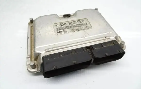 Volkswagen PASSAT B5.5 Engine control unit/module 066906032BD 0261207643