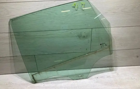 Opel Crossland X Rear door window glass