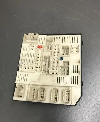Renault Megane III Fuse module 284B60008R