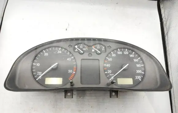 Volkswagen PASSAT B5 Speedometer (instrument cluster) 3B0919880D 110008776005