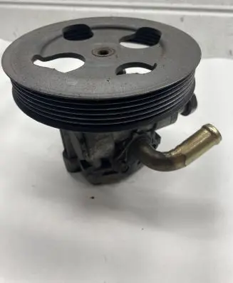 Mitsubishi Outlander Power steering pump KYB