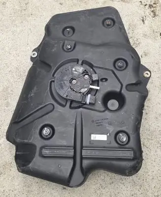 Mercedes-Benz GL X166 AdBlue liquid reservoir A1664704801 1026894 15431802