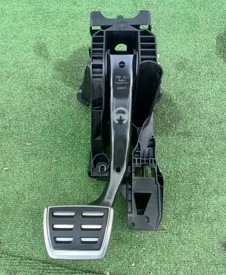 Volkswagen Golf VIII Pedal assembly 5Q1723058CH
