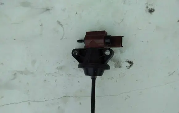 Opel Corsa D Valve vacuum 55219921