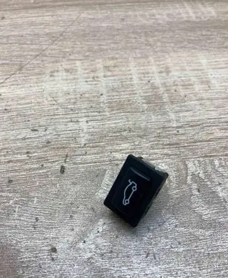 BMW 7 F01 F02 F03 F04 Tailgate/boot open switch button 9200316