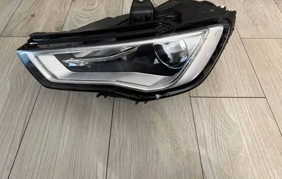 Audi A3 S3 8V Headlight/headlamp 8V0941005 1FL1810