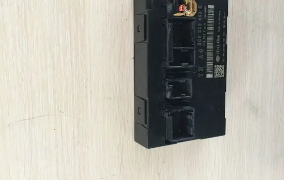 Volkswagen PASSAT B6 Comfort/convenience module