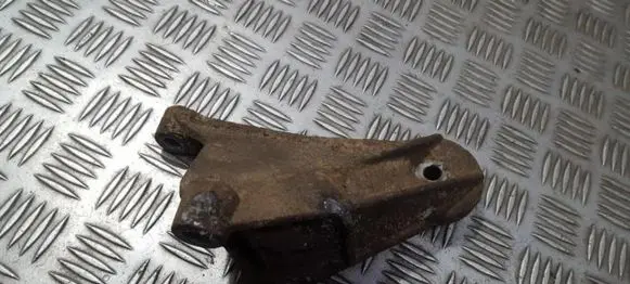 Volvo S70 V70 V70 XC Engine mounting bracket