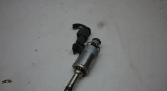 Audi A3 S3 8V Fuel injector 04E906036Q