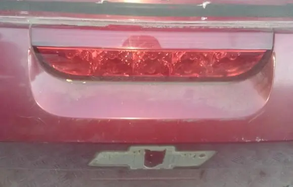 Chevrolet Lacetti Third/center stoplight
