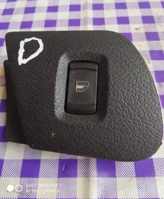 Skoda Octavia Mk1 (1U) Electric window control switch
